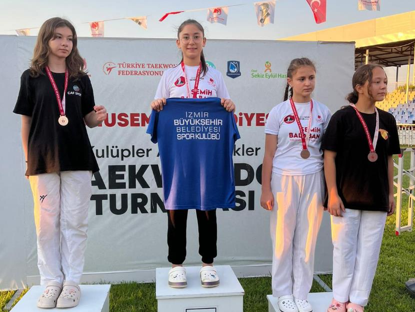 İKİ ALTIN, İKİ BRONZ