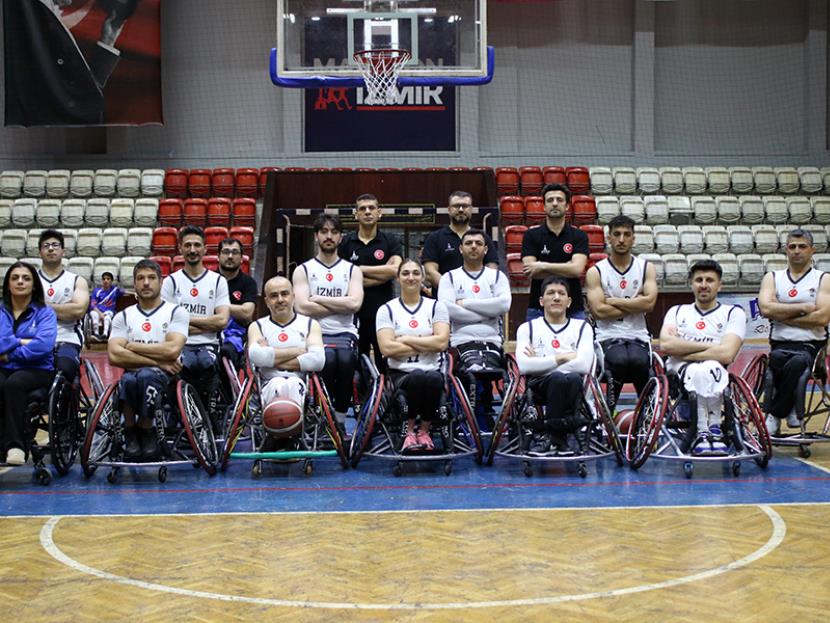 İZMİR BBSK: 47 – GALATASARAY FUZUL: 64