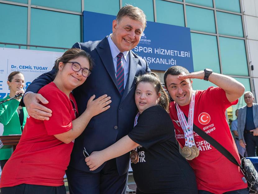 ENGEL AŞTILAR, GURUR YAŞATTILAR