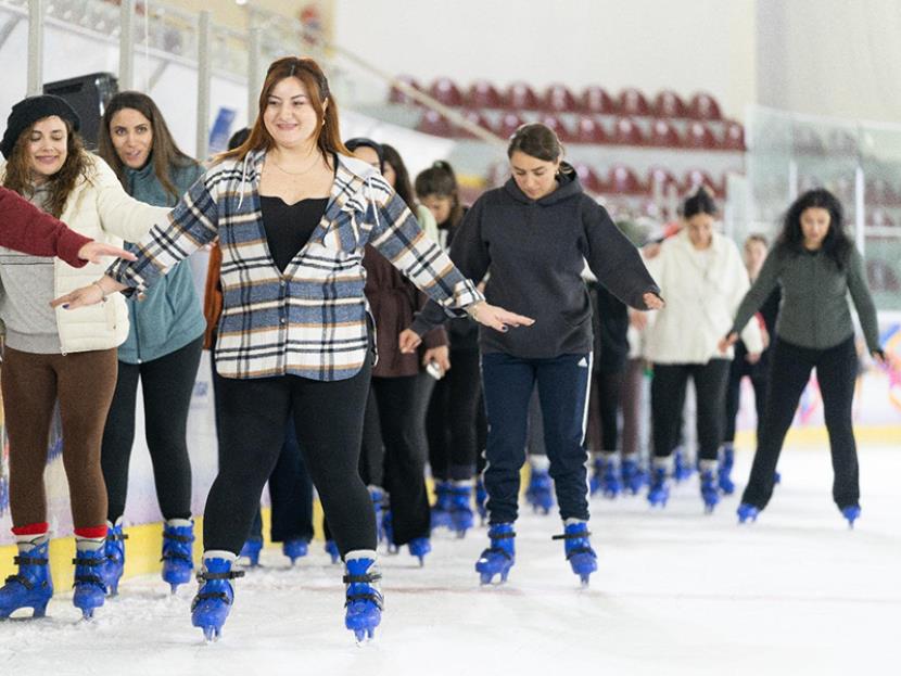 BÜYÜKŞEHİR, BUZ PİSTİ KURUYOR 