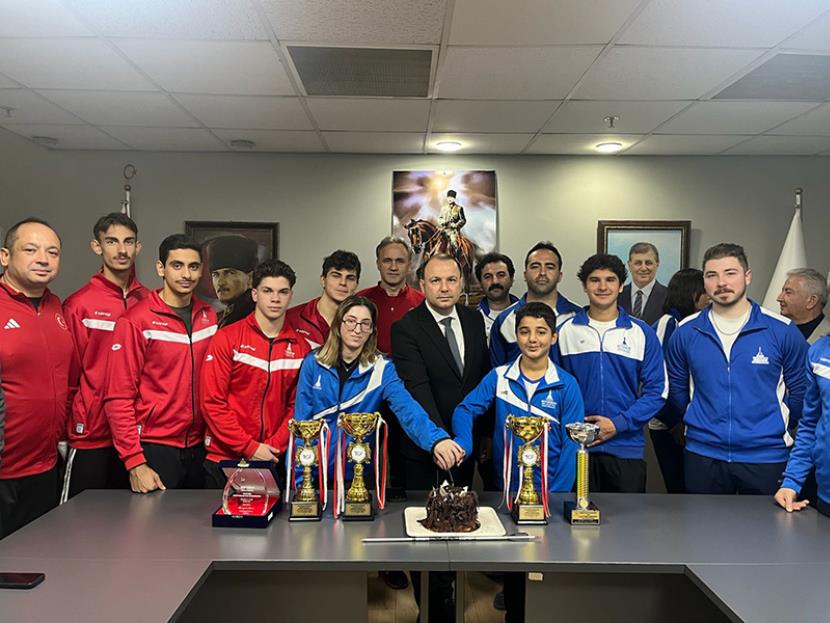 BAŞKAN ALPTEKİN’DEN BAŞARILI SPORCULARA TEBRİK