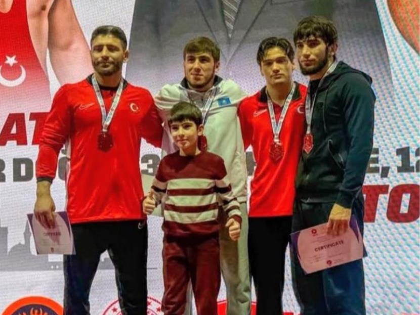 BİR ÜÇÜNCÜLÜK DAHA