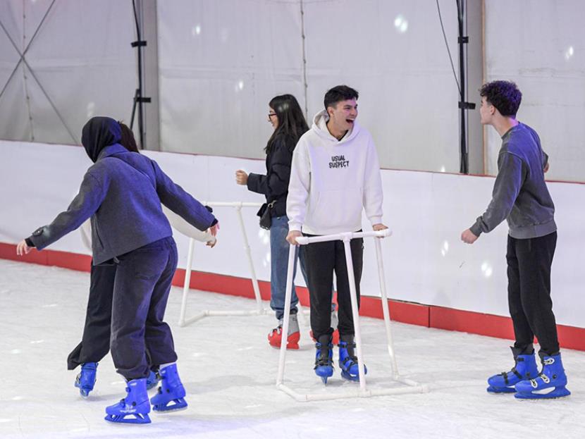 KIŞIN KEYFİ BUZDA YAŞANIYOR 