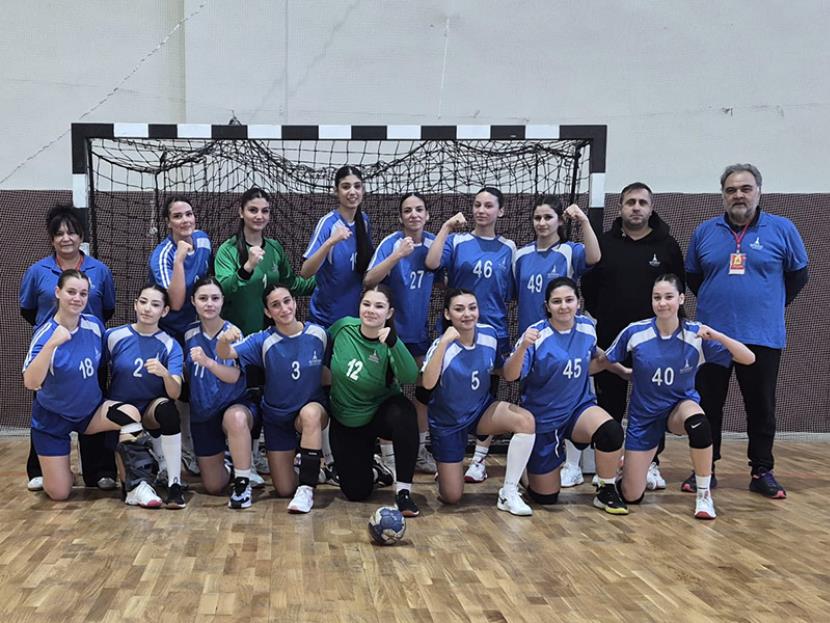 YILDIZ KIZLAR ÇEYREK FİNALDE