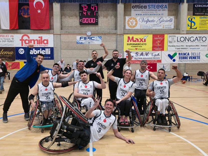 İZMİR BBSK: 72 - SCYZORY KİELCE: 47