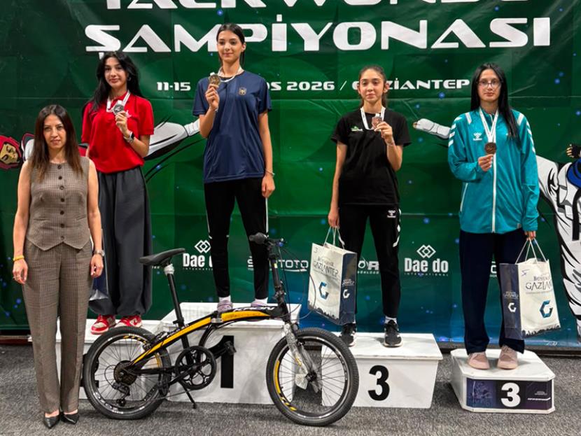 TAEKWONDODA ÇİFTE MADALYA