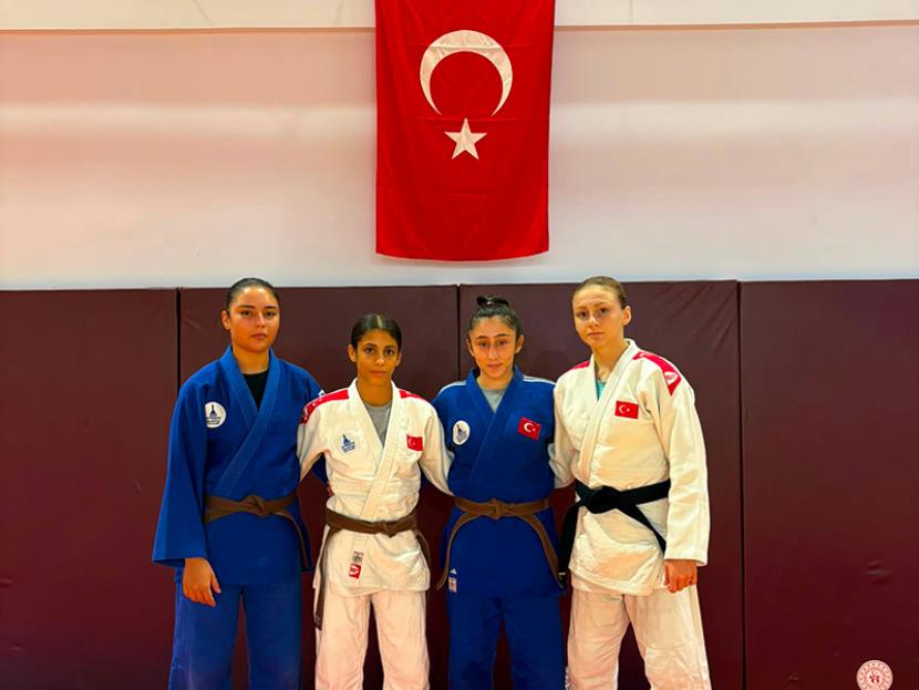 YILDIZLARIMIZ MİLLİ TAKIM KAMPINDA